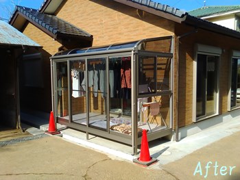 サンルームで雨の日でも安心して洗濯物干しができます。