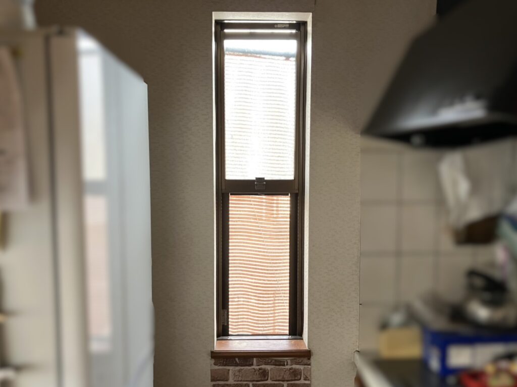 キッチン上げ下げ窓