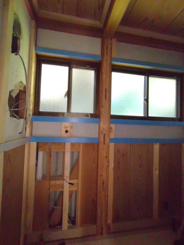 小便器も撤去しました。