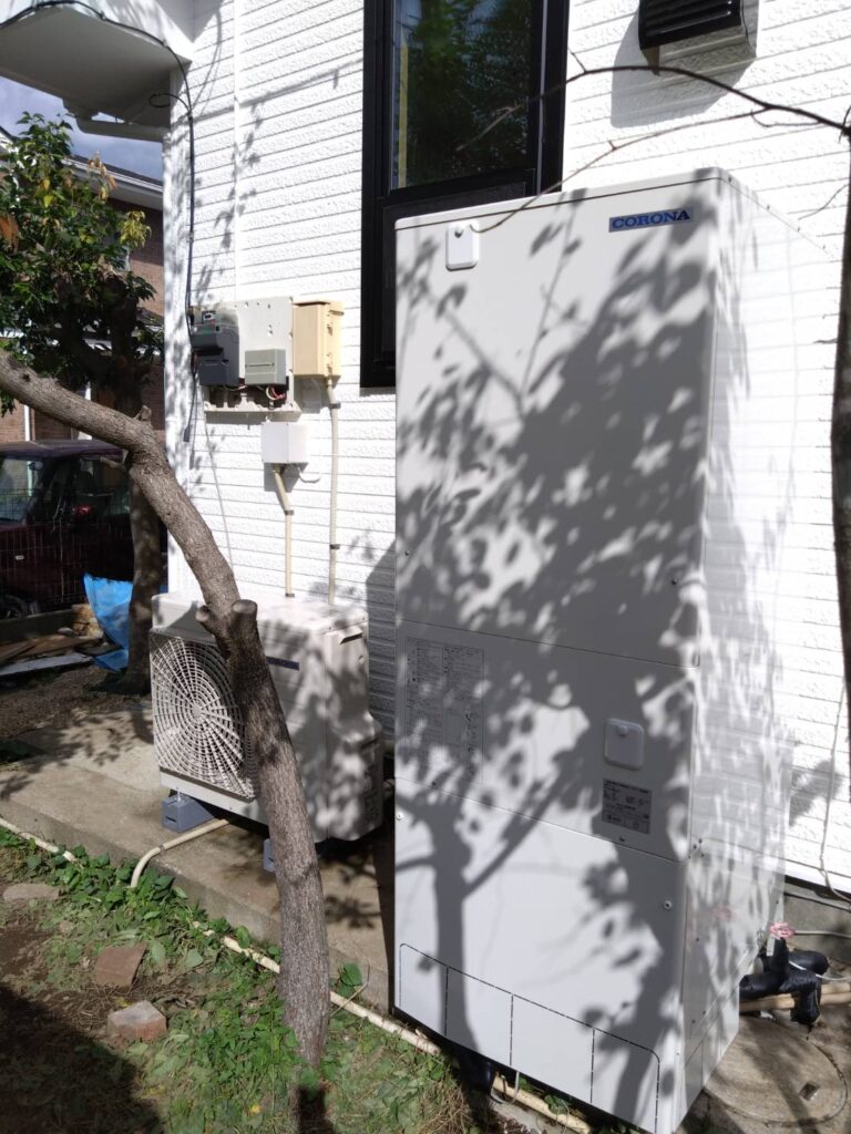 新しいエコキュートに交換しました。<br />
国の補助金の対象工事です。