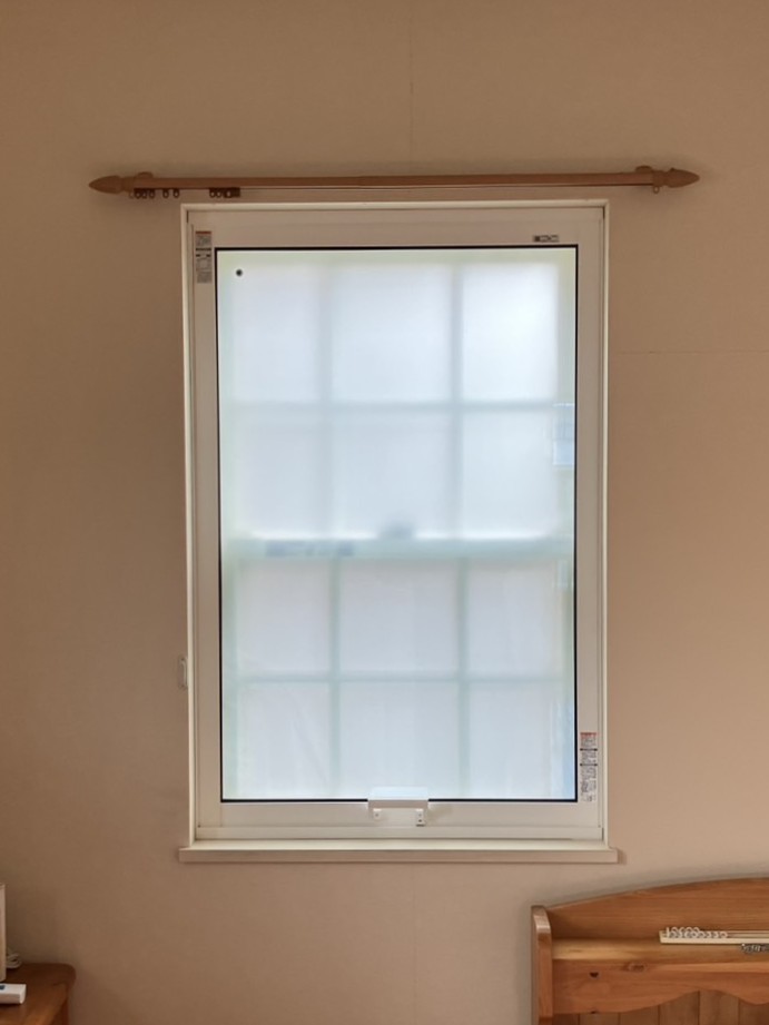 インプラス<br />
ＦＩＸ窓<br />
カラー：プレシャスホワイトＰ<br />
ガラス：スペーシアクール不透明