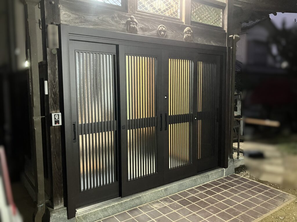 築45年以上の和風住宅｜重い玄関引き戸を最新引き戸へ交換＜茨城県石岡市＞
