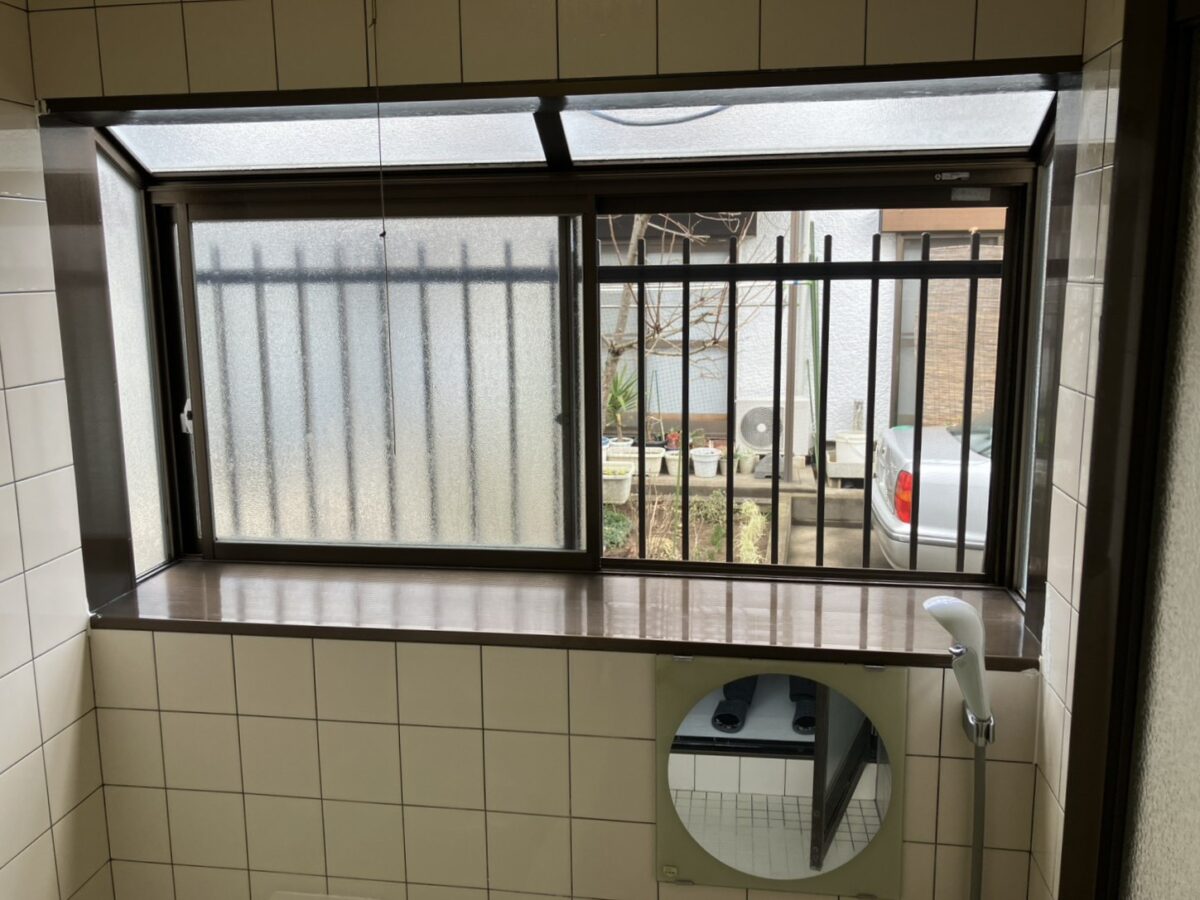 「冬のお風呂は寒くても仕方がない」は間違いです。簡単リフォームで暖かい浴室になります。