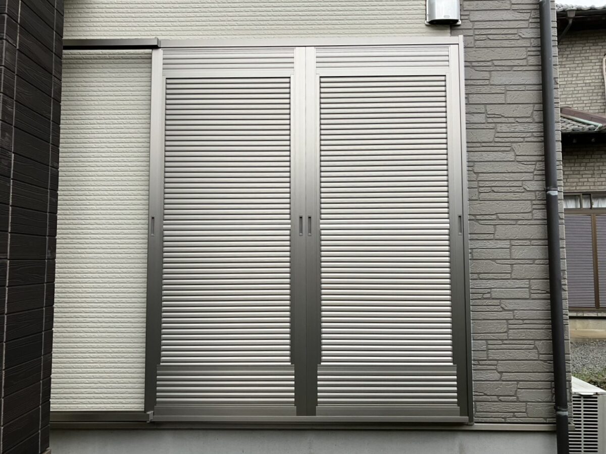 雨戸を閉めたままでも通風・採光ができます。