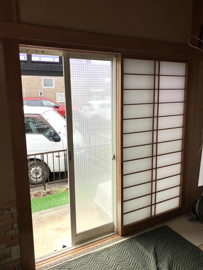 こちらも和障子のついた掃き出し窓です。