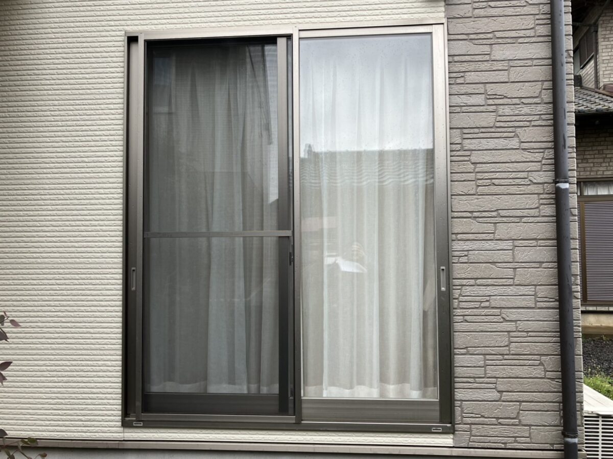 雨戸を閉めたままでも通風・採光ができます。