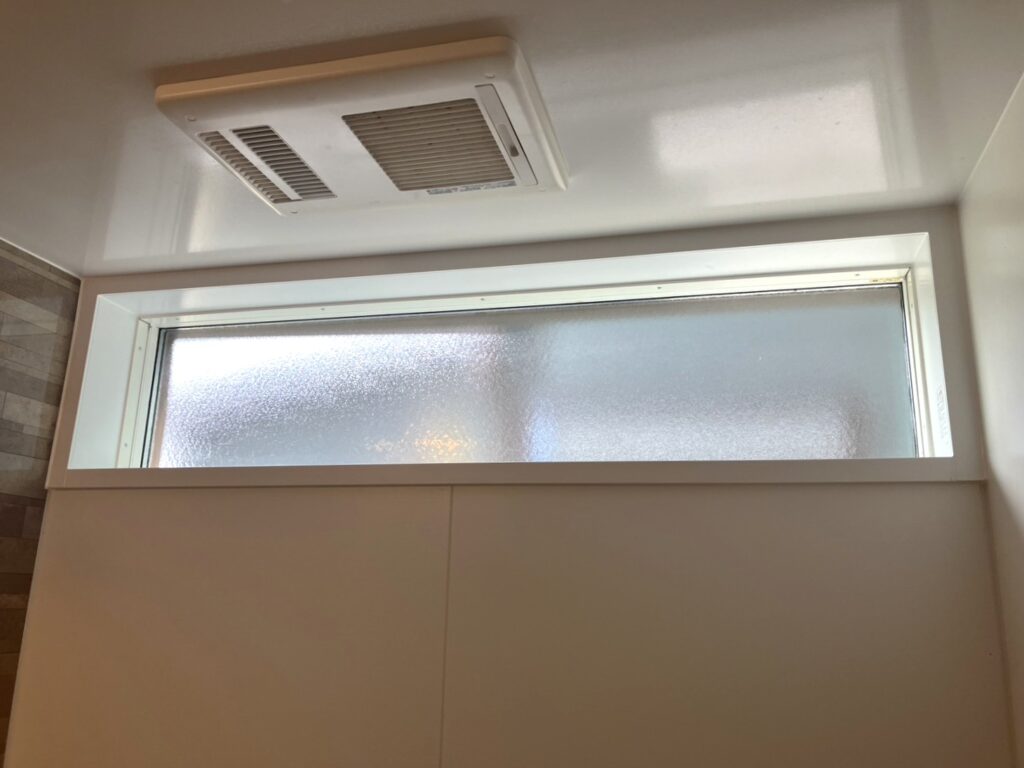 冬の入浴はとても寒く、浴室暖房が欠かせない。それを使っていても浴槽のお湯の冷めが早い。